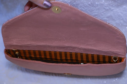 Mirror envelope clutch