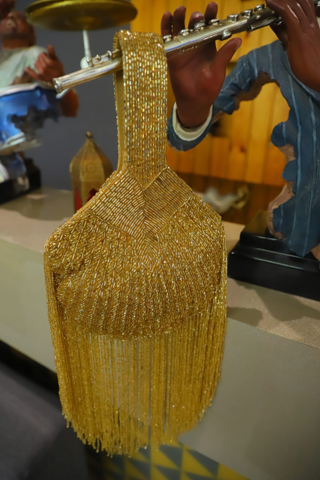 Cutdaana Golden Majesty Clutch