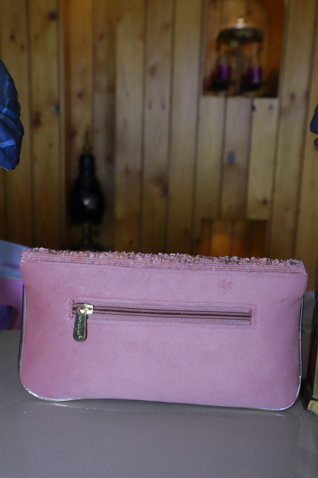 Mirror envelope clutch